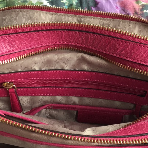 MICHAEL KORS BAG HOT PINK🌷💐RARE BAG💐🌸🌷🌼🌻🌺 - Picture 6 of 8
